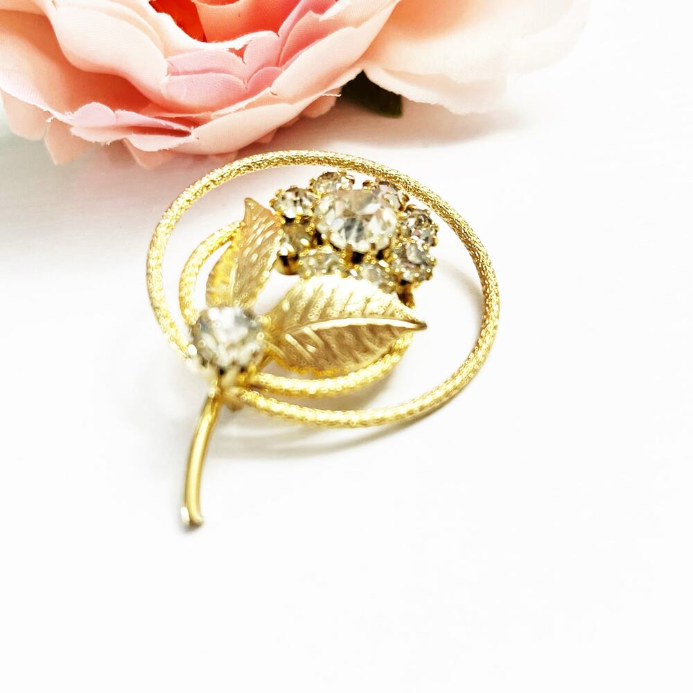 Vintage Rhinestone Flower Brooch Pin - Picture 3 of 7
